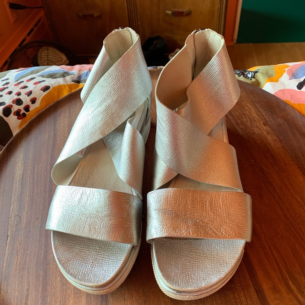 Eileen Fisher Metallic Silver Leather Crisscross Sandals